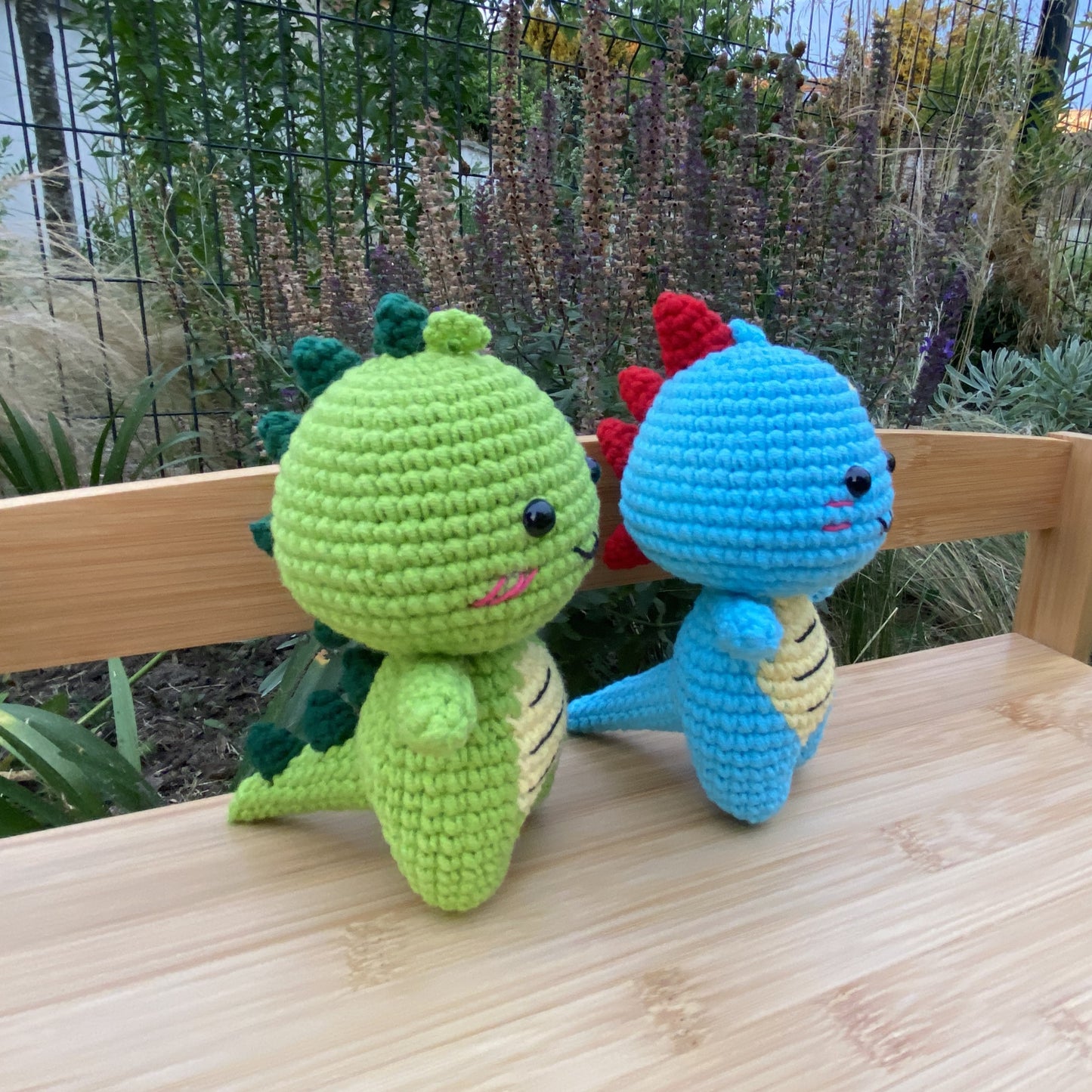 Porte-clés Dinosaure Mignon au Crochet Fait Main