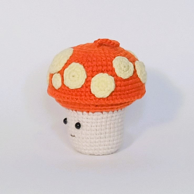 Mushroom-shaped crochet keychain